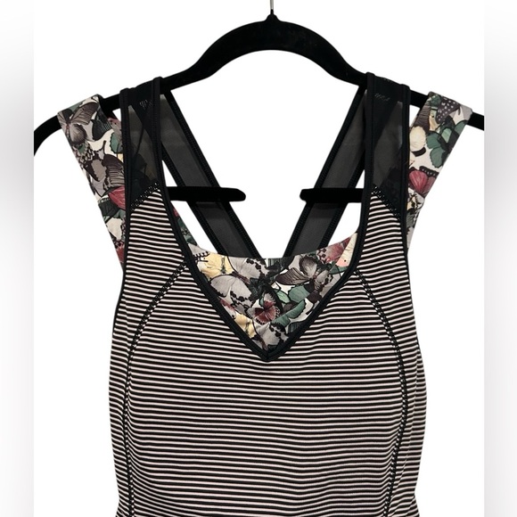 Lululemon Size 4 Tank Top with Built In Bra Lululemon Super Sport Tank # W1M53S. - Picture 4 of 8